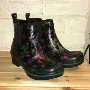 DANSKO DANCING FROG RAINBOOTS SIZE 37 LIKE NEW!
